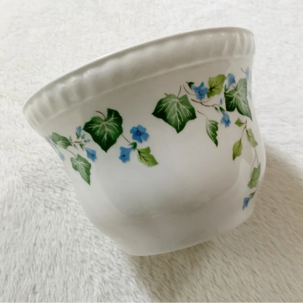 Johnson Bros Ivy Flowers Sugar Bowl England Blue Green Floral